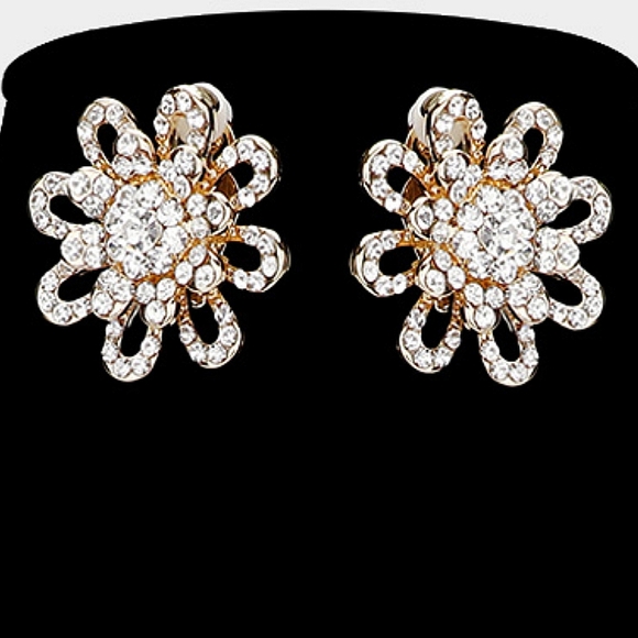 Gold Cream Pearl Clip On Earrings Flower Pendant Crystal Layered Necklace Set - Picture 2 of 4